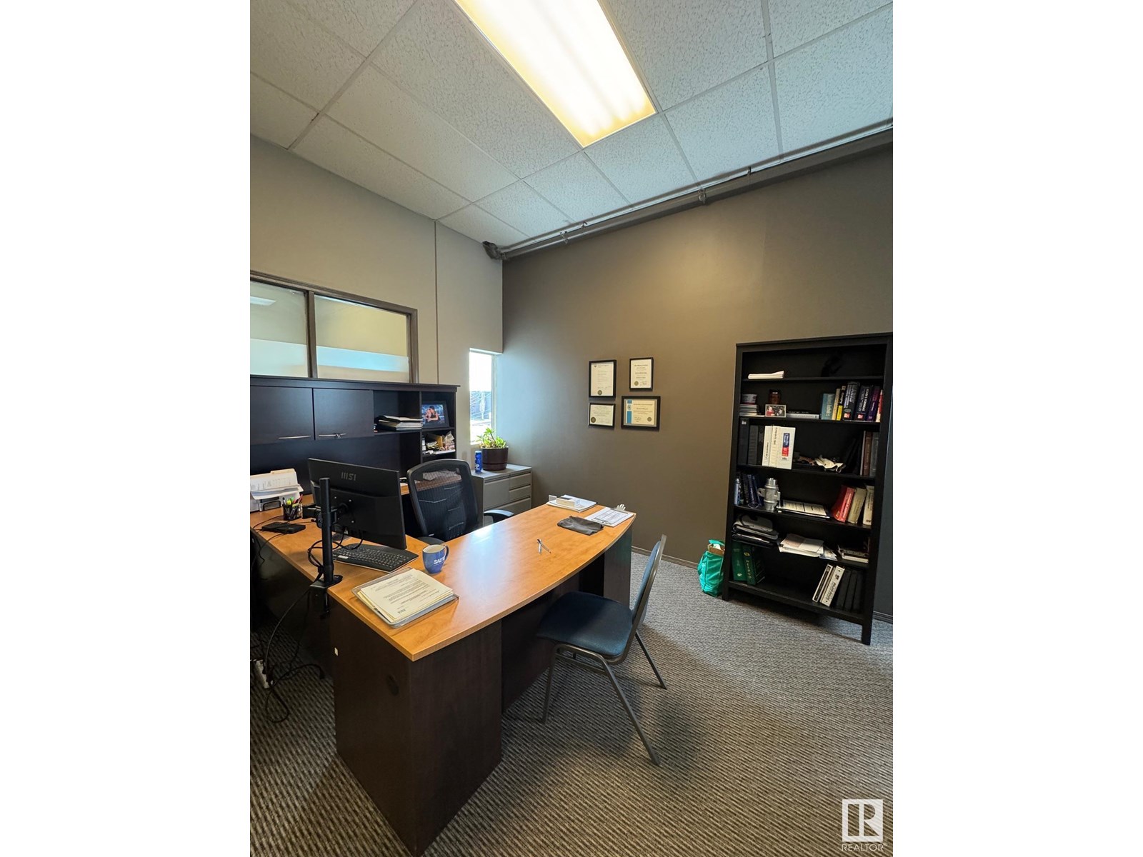 Photo 9 of 4929 74 Av Nw, Edmonton AB