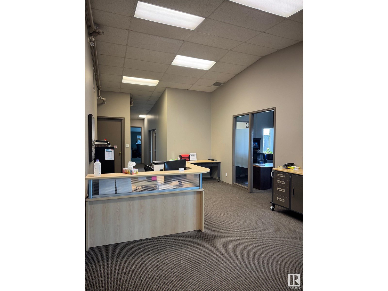 Photo 3 of 4929 74 Av Nw, Edmonton AB