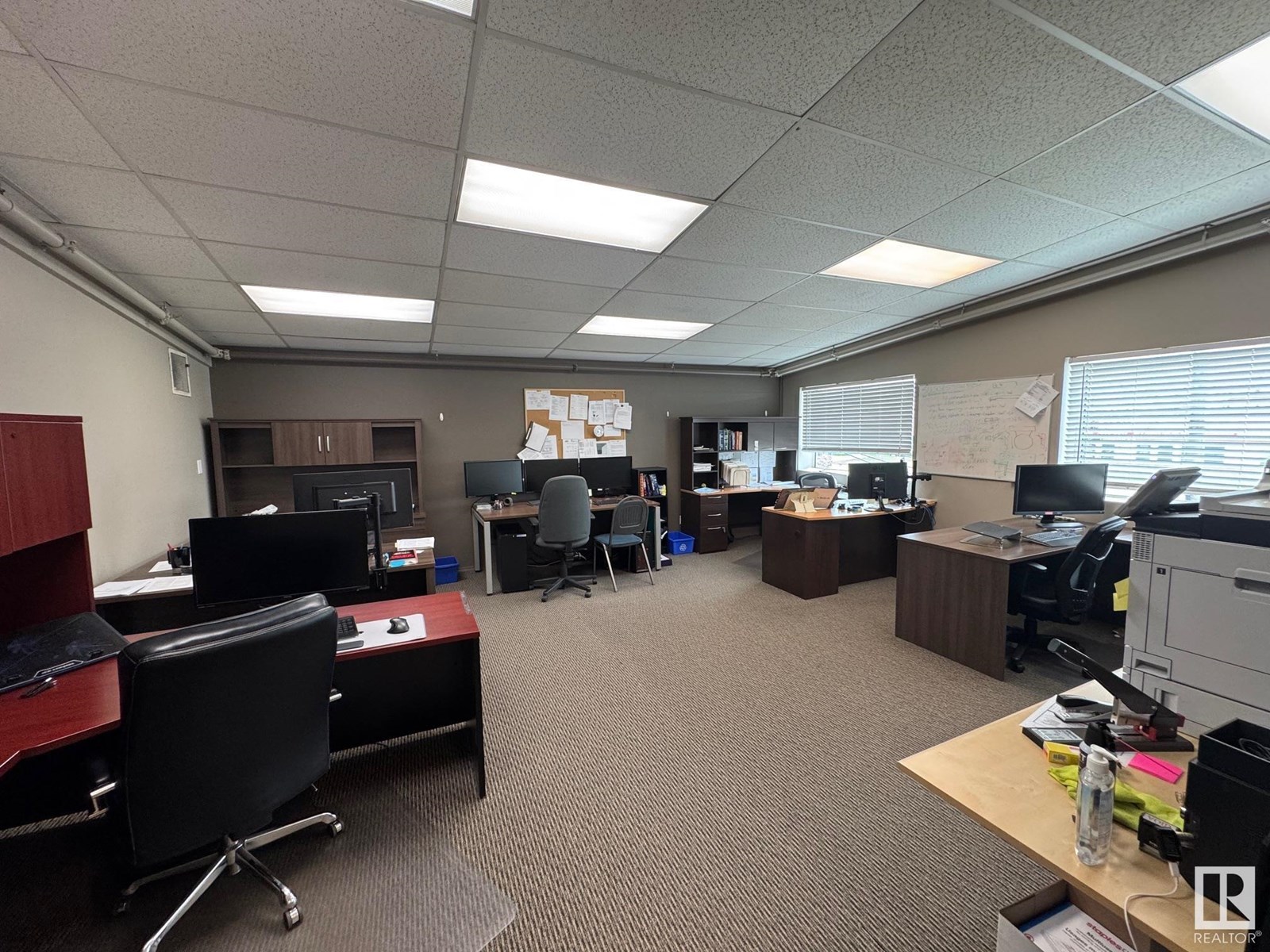 Photo 13 of 4929 74 Av Nw, Edmonton AB