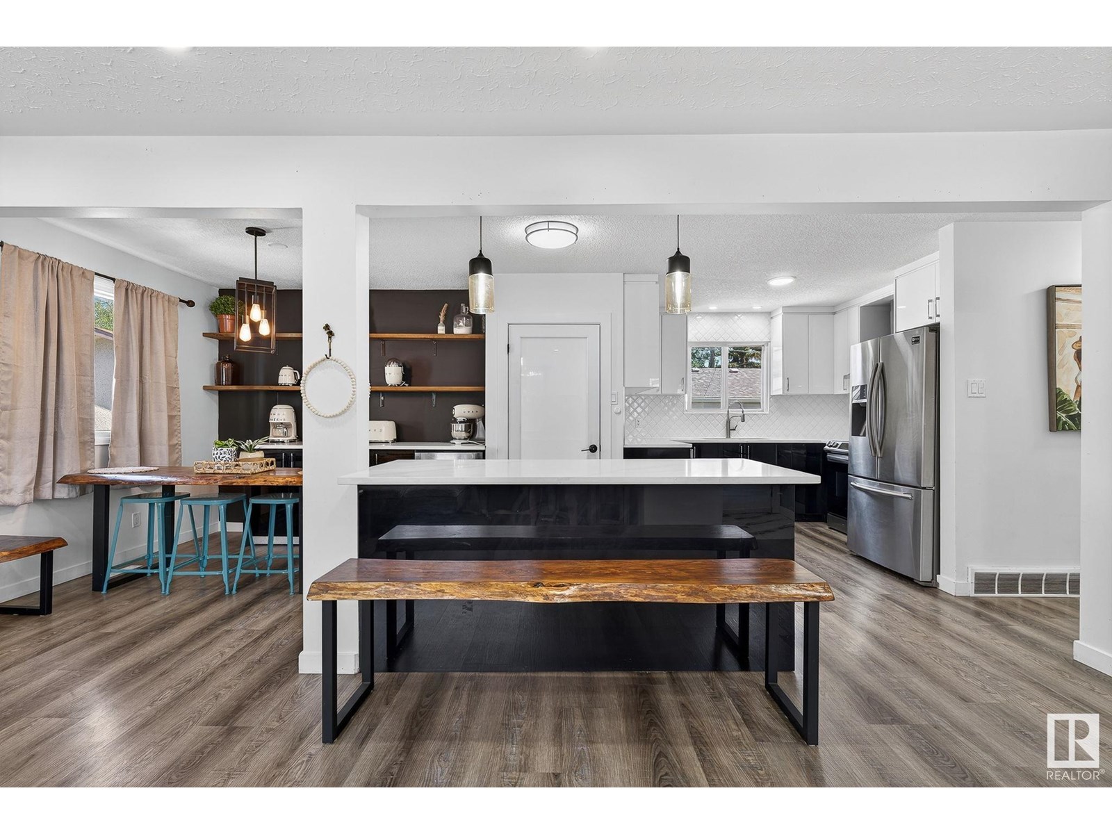 Photo 13 of 5216 97 A Av Nw, Edmonton AB