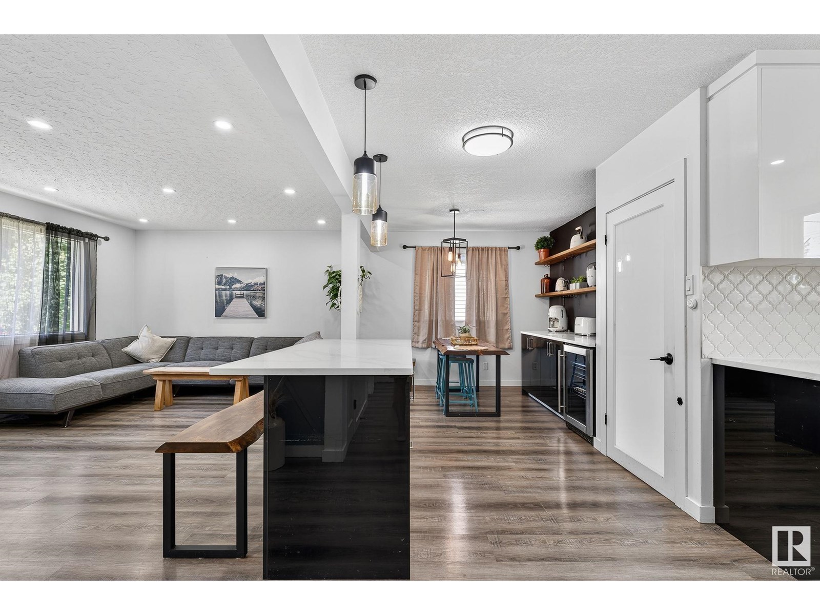 Photo 15 of 5216 97 A Av Nw, Edmonton AB