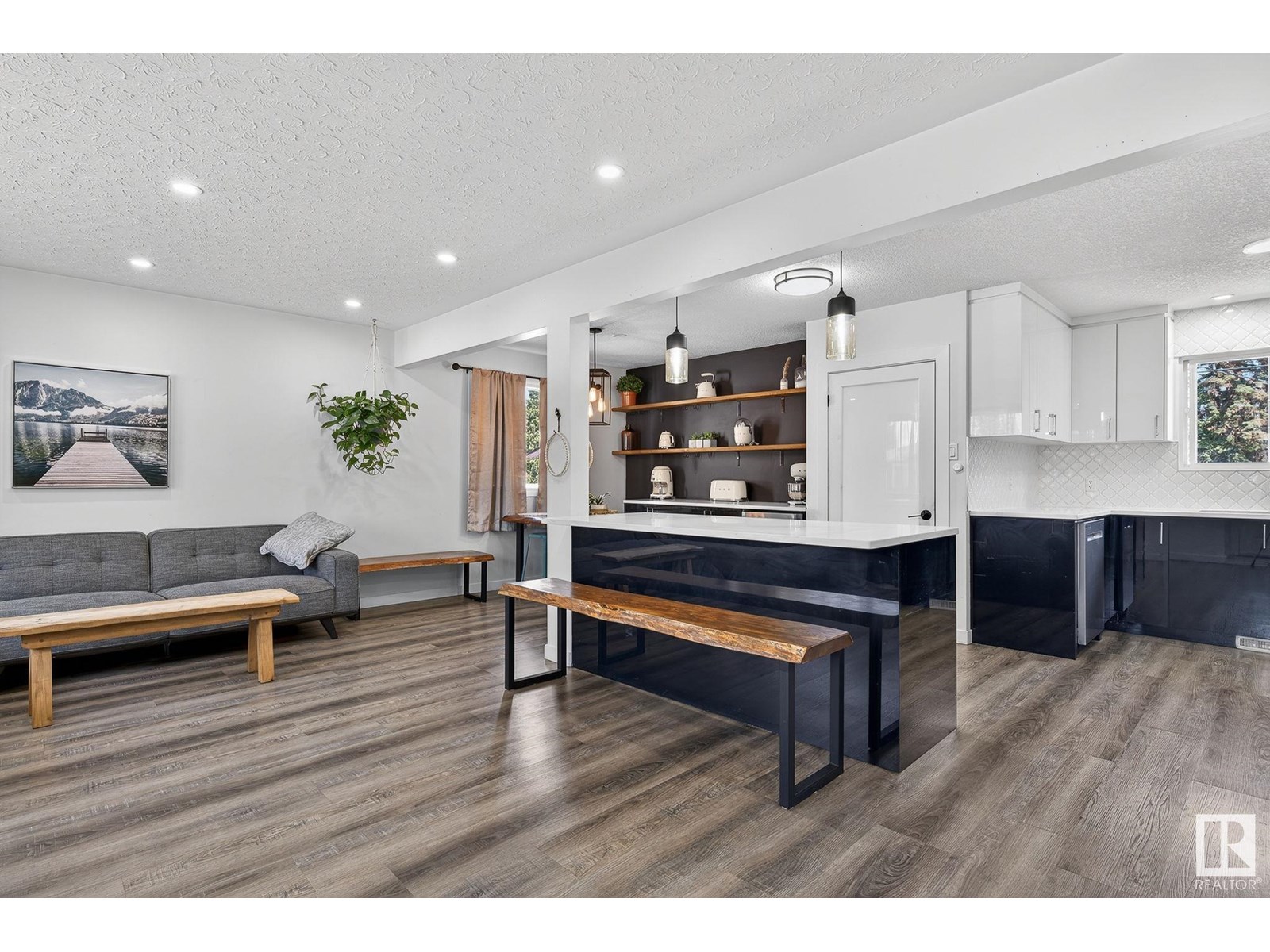 Photo 18 of 5216 97 A Av Nw, Edmonton AB