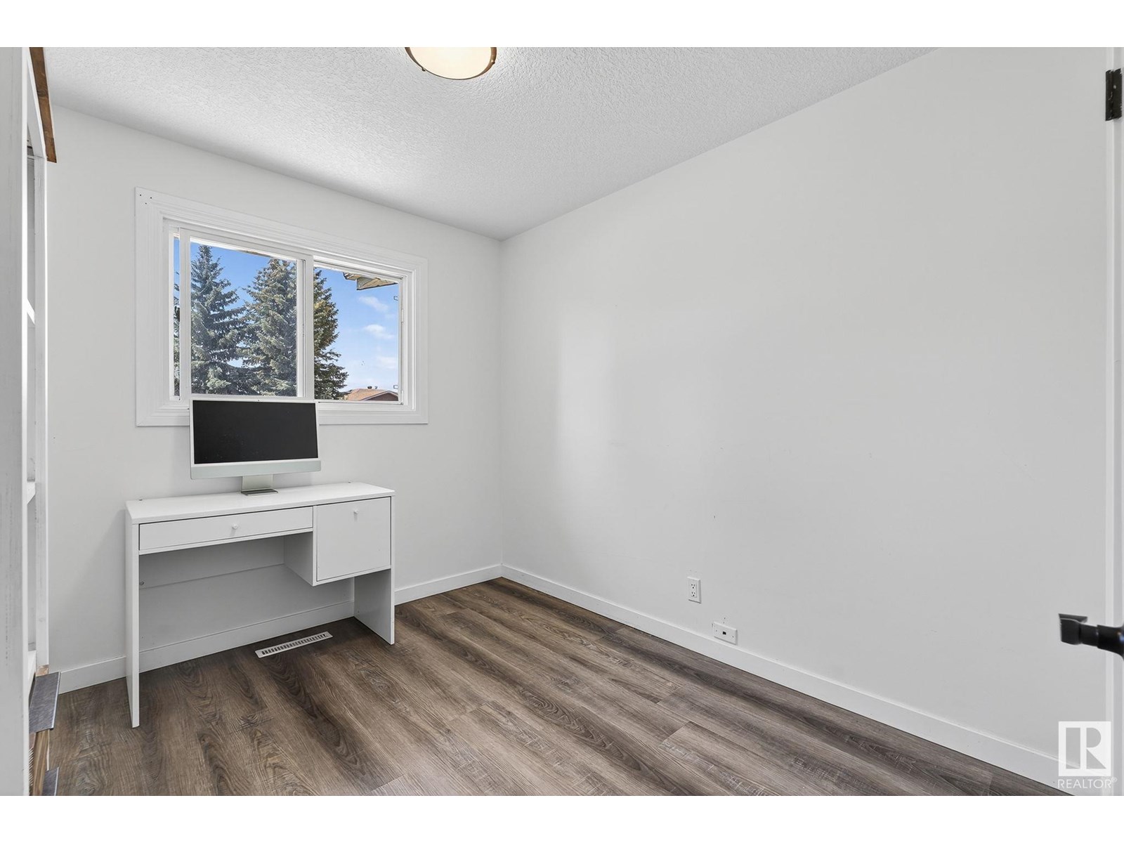 Photo 21 of 5216 97 A Av Nw, Edmonton AB