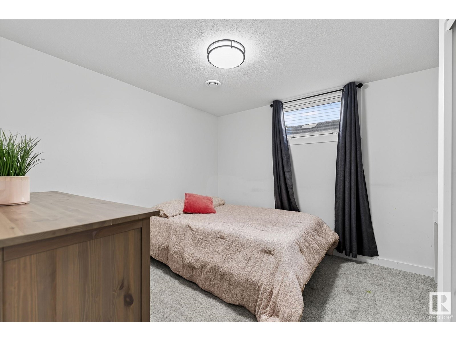 Photo 33 of 5216 97 A Av Nw, Edmonton AB