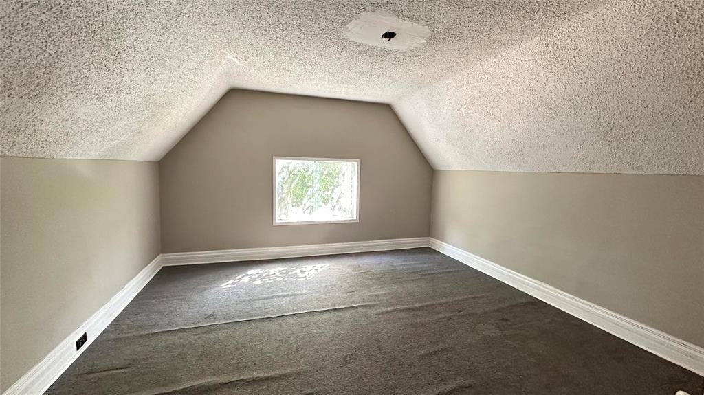 Photo 1 of 921 Winnipeg Avenue, Winnipeg MB
