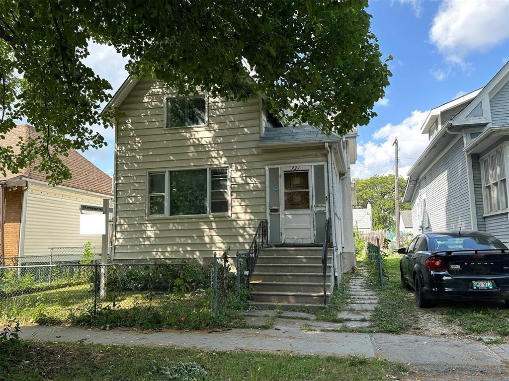 Photo 26 of 921 Winnipeg Avenue, Winnipeg MB