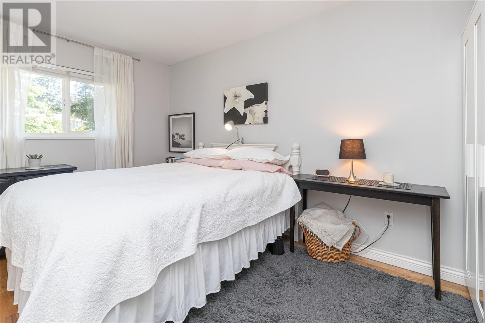 Photo 17 of 4508 Duart Rd, Saanich BC