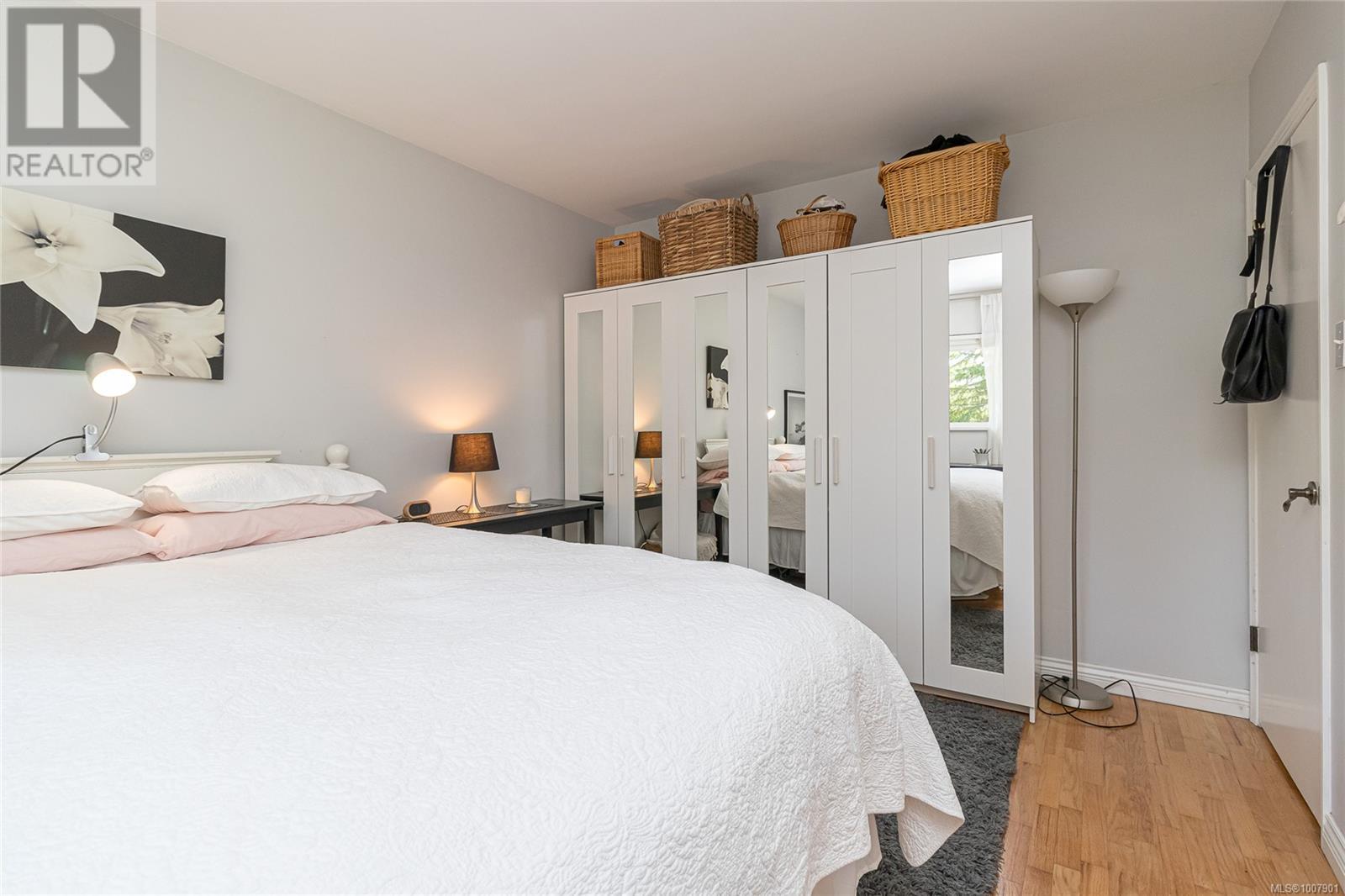 Photo 18 of 4508 Duart Rd, Saanich BC