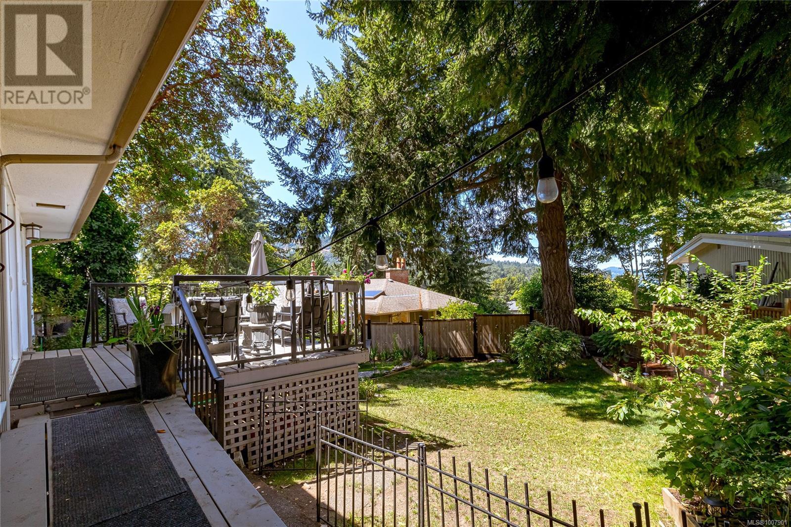 Photo 29 of 4508 Duart Rd, Saanich BC