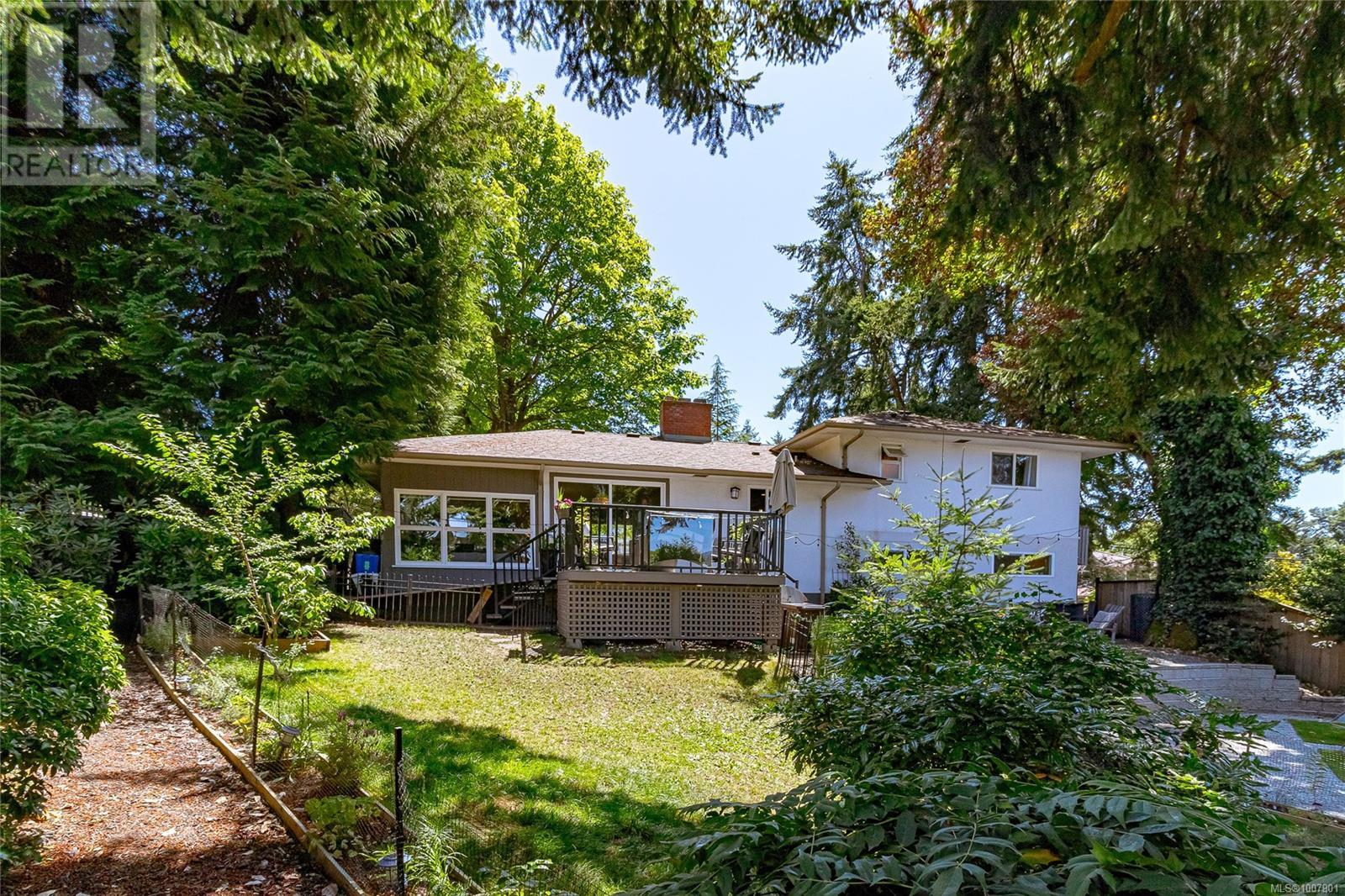Photo 30 of 4508 Duart Rd, Saanich BC