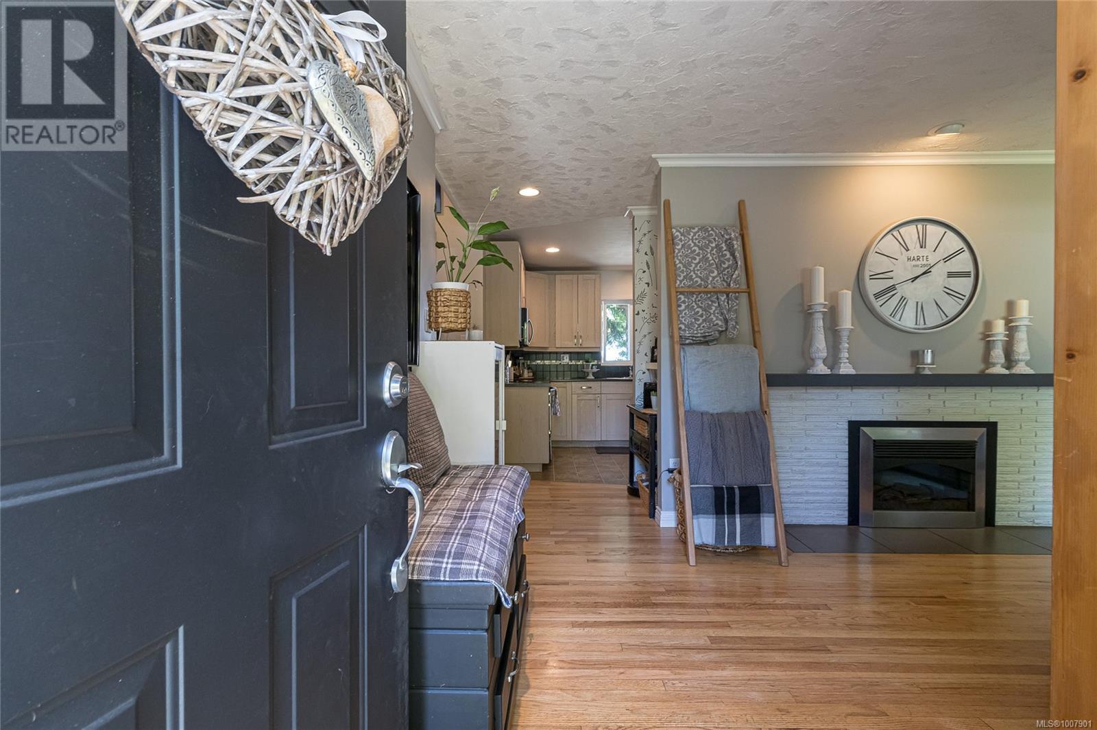 Photo 4 of 4508 Duart Rd, Saanich BC