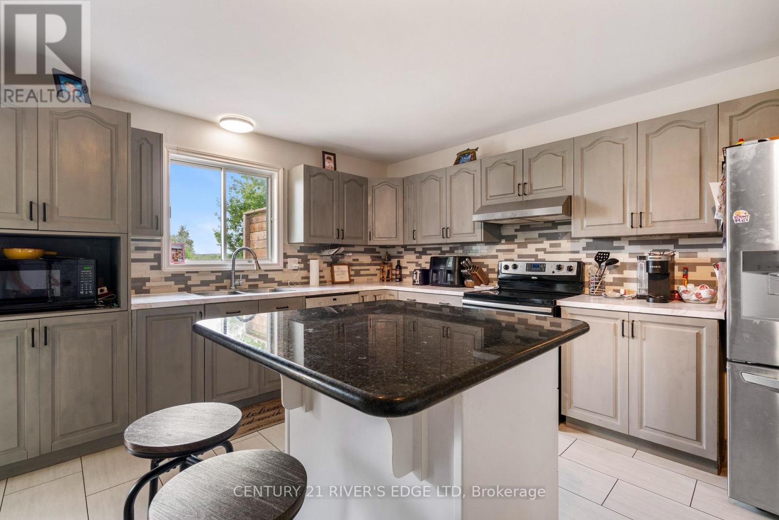 Photo 14 of 11888 County Rd 18 Road N, South Dundas ON