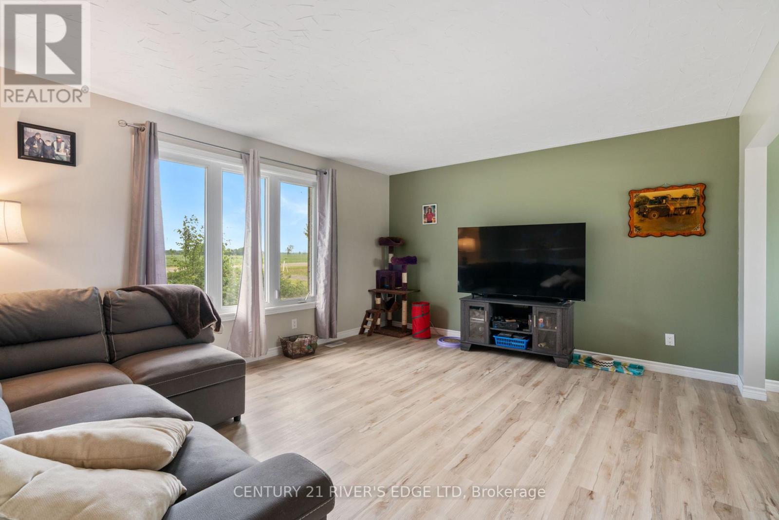 Photo 5 of 11888 County Rd 18 Road N, South Dundas ON