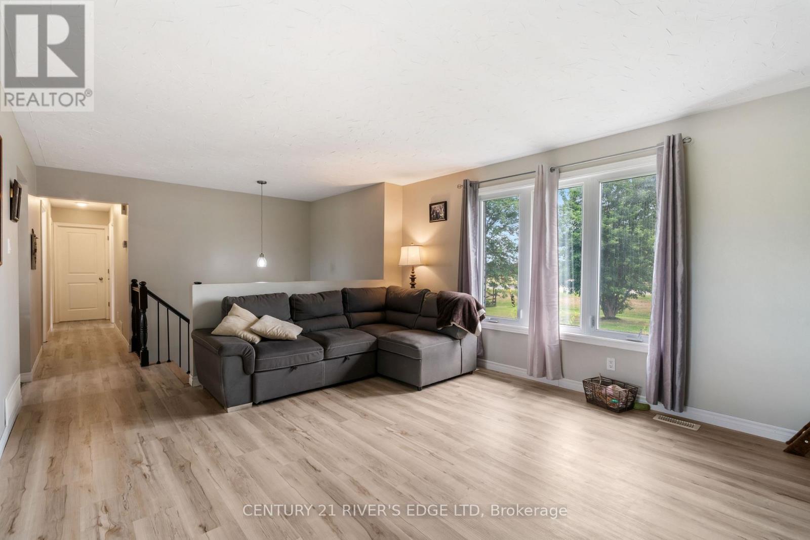 Photo 9 of 11888 County Rd 18 Road N, South Dundas ON