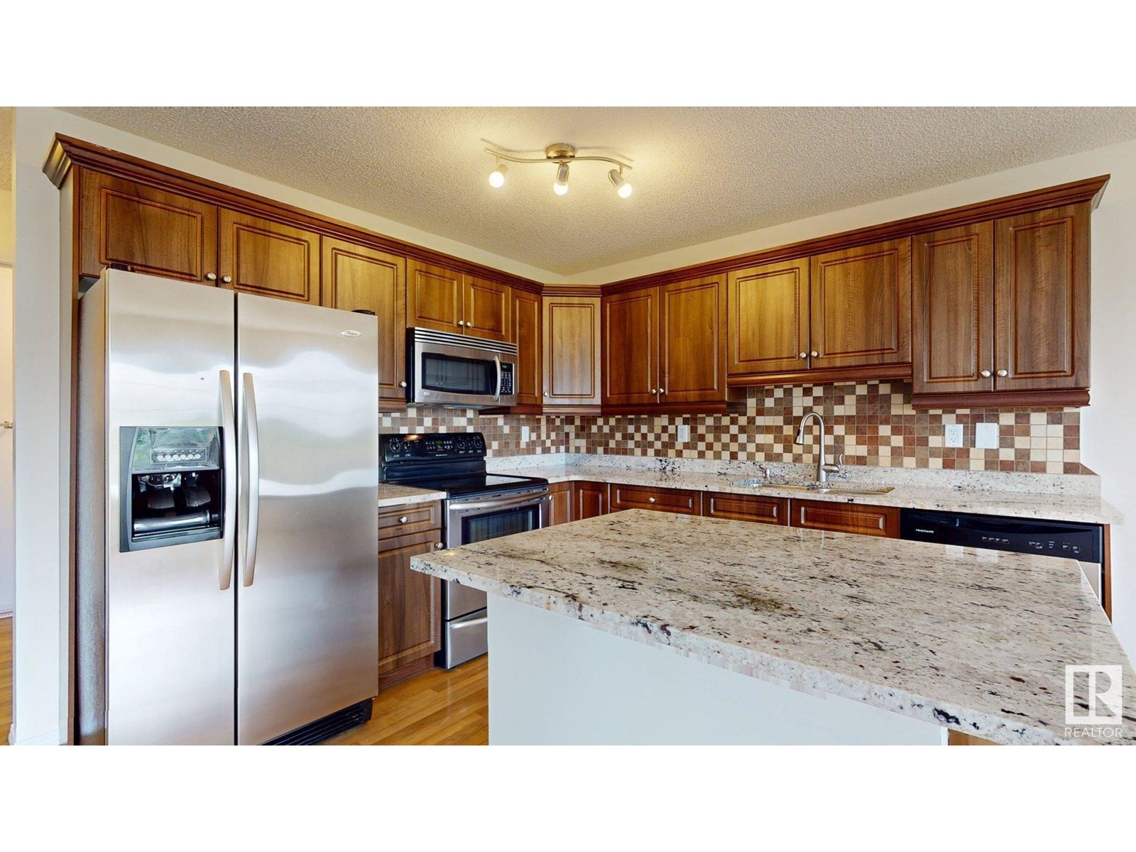 Photo 4 of 1644 Melrose Pl Sw, Edmonton AB