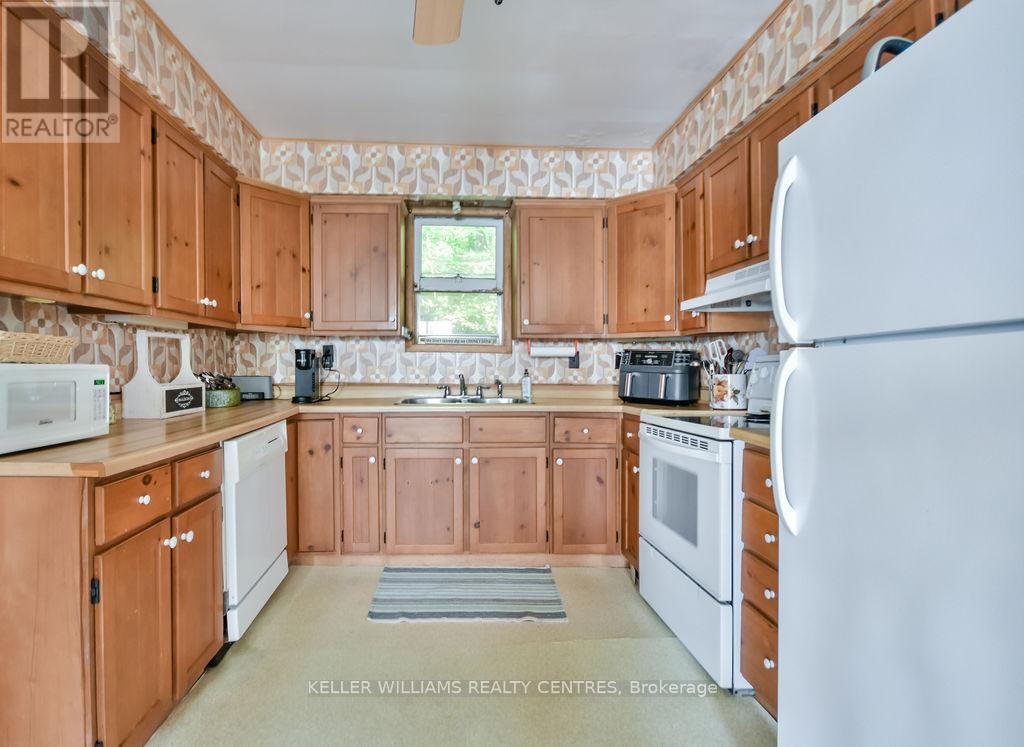 Photo 13 of 379 Champlain Road, Penetanguishene ON