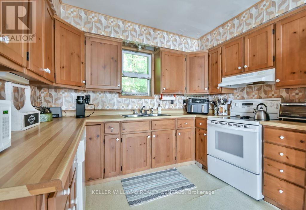 Photo 14 of 379 Champlain Road, Penetanguishene ON