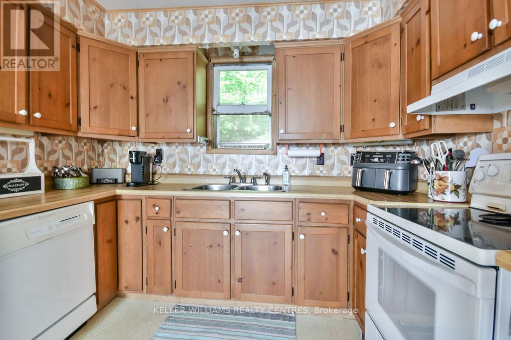 Photo 15 of 379 Champlain Road, Penetanguishene ON