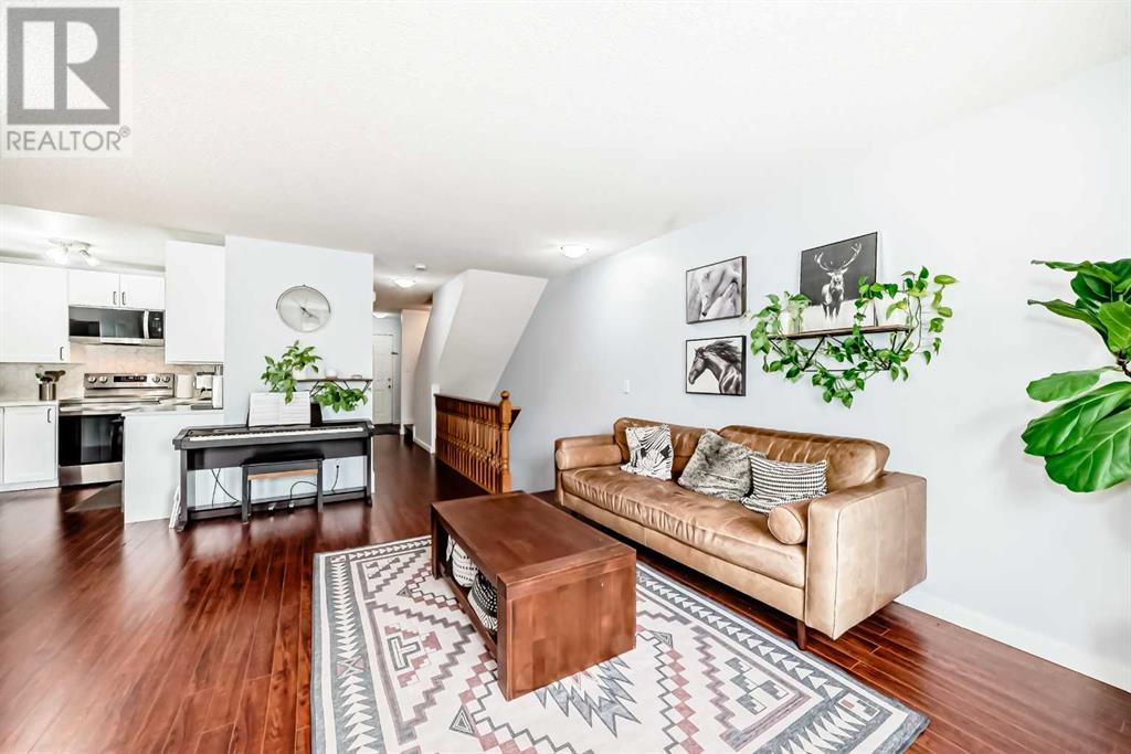 Single Family House for Sale in  Douglas Glen Park SE Douglasdale/Glen Calgary 