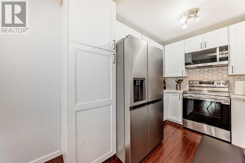 Single Family House for Sale in  Douglas Glen Park SE Douglasdale/Glen Calgary 