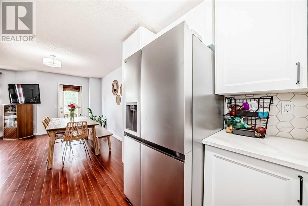 Single Family House for Sale in  Douglas Glen Park SE Douglasdale/Glen Calgary 