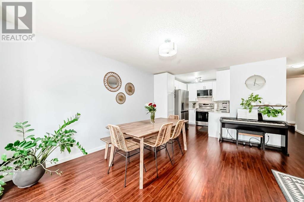 Single Family House for Sale in  Douglas Glen Park SE Douglasdale/Glen Calgary 