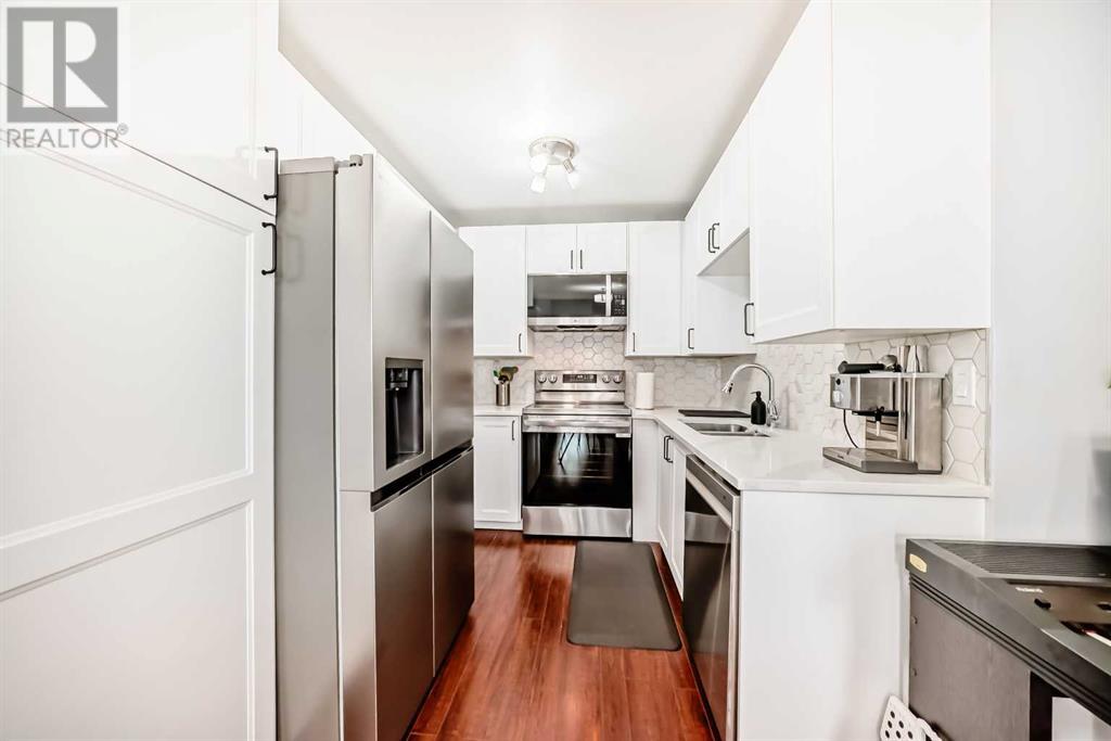 Single Family House for Sale in  Douglas Glen Park SE Douglasdale/Glen Calgary 
