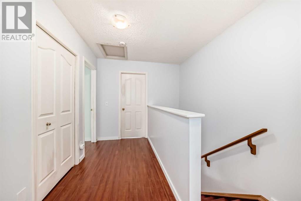 Single Family House for Sale in  Douglas Glen Park SE Douglasdale/Glen Calgary 