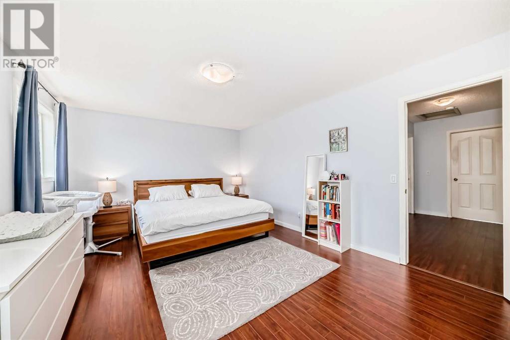 Single Family House for Sale in  Douglas Glen Park SE Douglasdale/Glen Calgary 