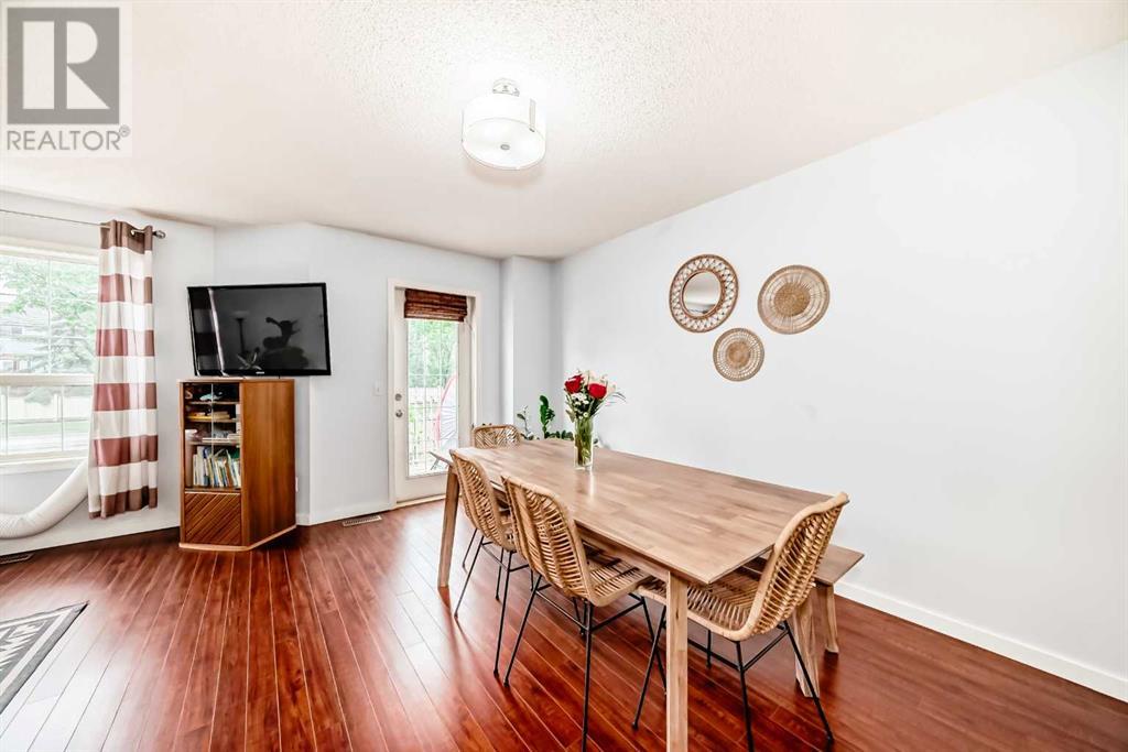 Single Family House for Sale in  Douglas Glen Park SE Douglasdale/Glen Calgary 
