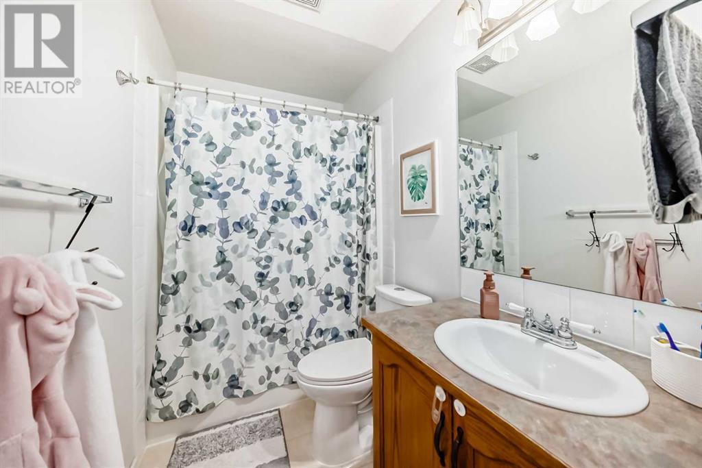 Single Family House for Sale in  Douglas Glen Park SE Douglasdale/Glen Calgary 