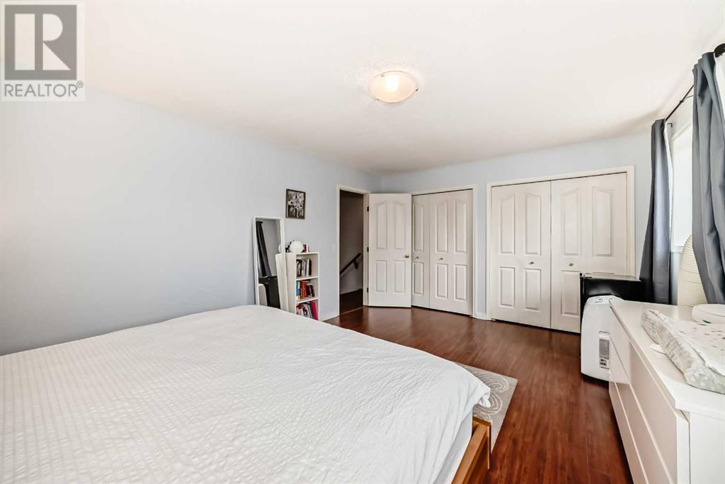 Single Family House for Sale in  Douglas Glen Park SE Douglasdale/Glen Calgary 