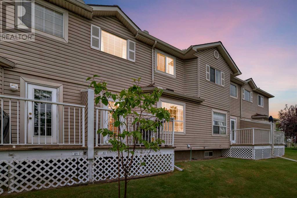 Single Family House for Sale in  Douglas Glen Park SE Douglasdale/Glen Calgary 