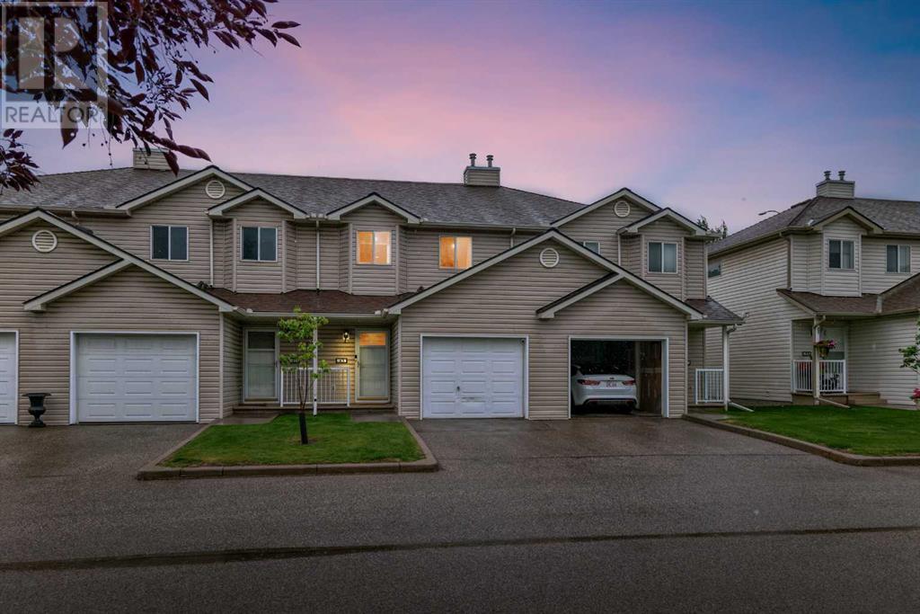 Single Family House for Sale in  Douglas Glen Park SE Douglasdale/Glen Calgary 