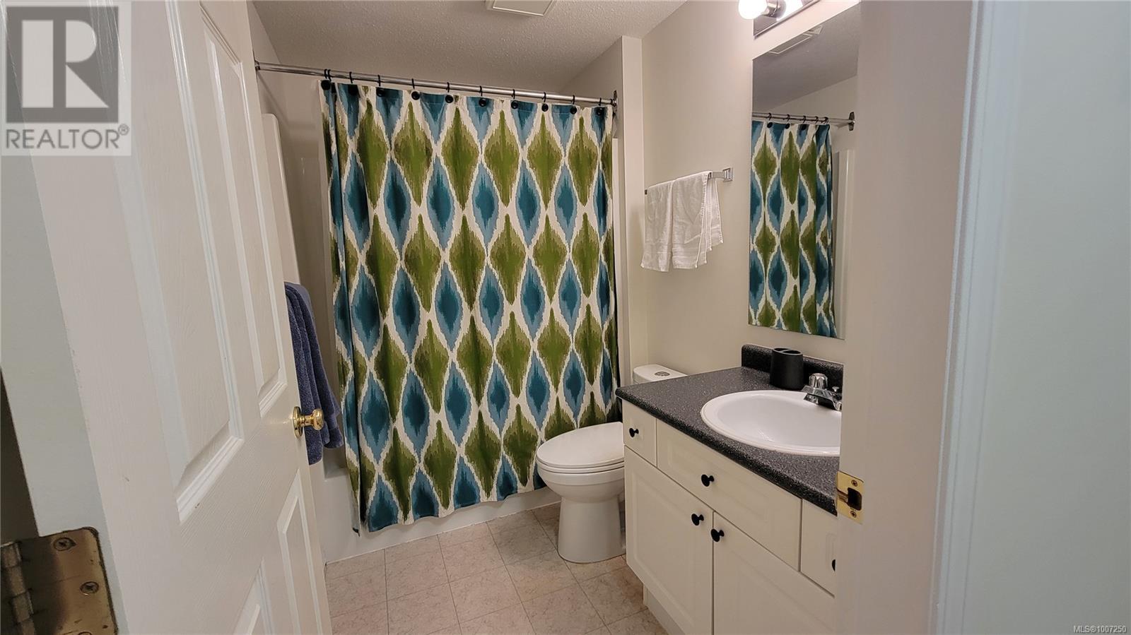 111 1105 Henry Rd, Courtenay