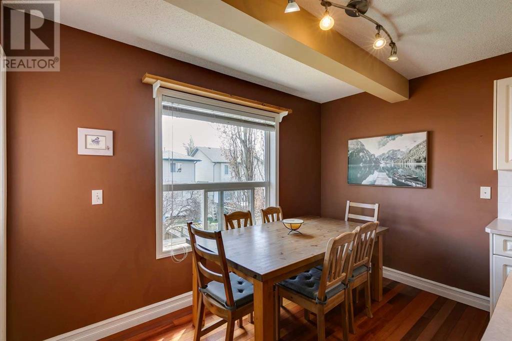 Single Family House for Sale in  Douglas Ridge Circle SE Douglasdale/Glen Calgary 