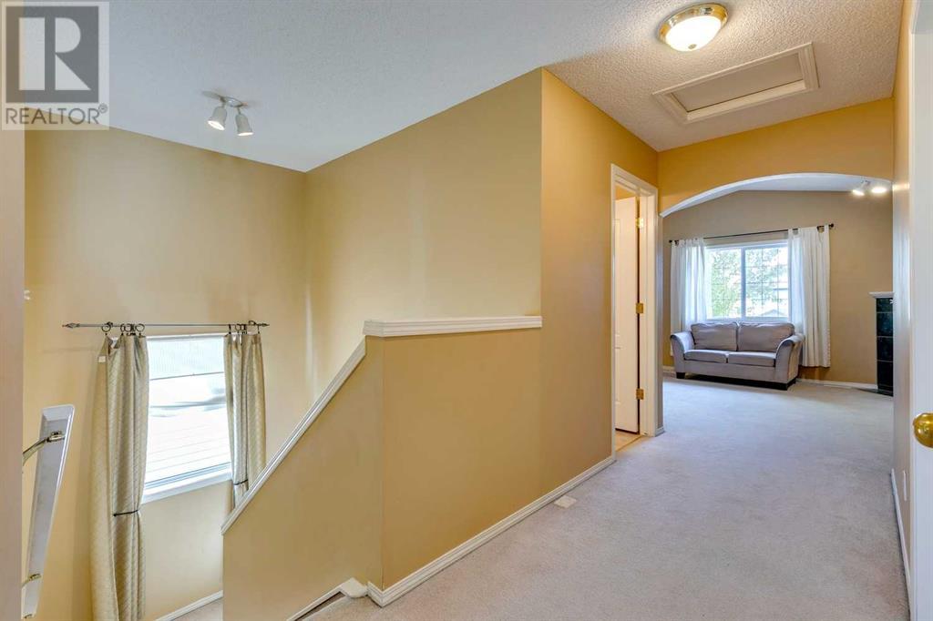 Single Family House for Sale in  Douglas Ridge Circle SE Douglasdale/Glen Calgary 