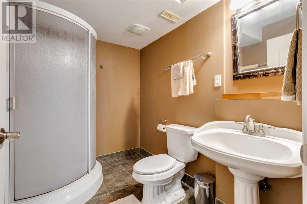 Single Family House for Sale in  Douglas Ridge Circle SE Douglasdale/Glen Calgary 