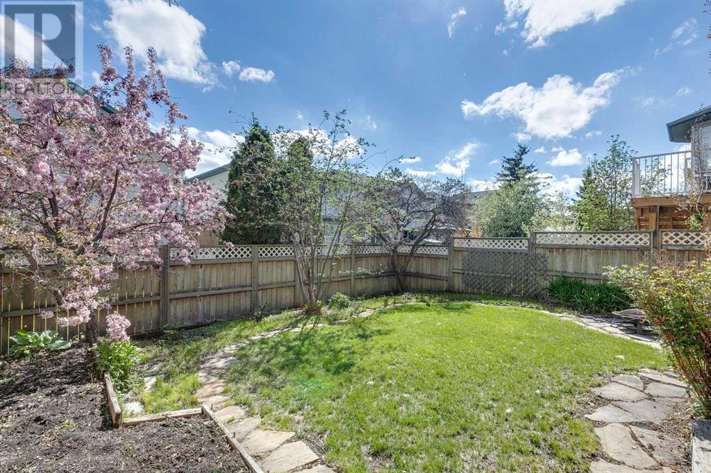 Single Family House for Sale in  Douglas Ridge Circle SE Douglasdale/Glen Calgary 