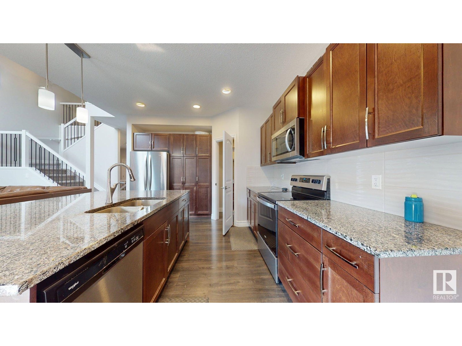 Photo 14 of 1245 26 A St Nw, Edmonton AB