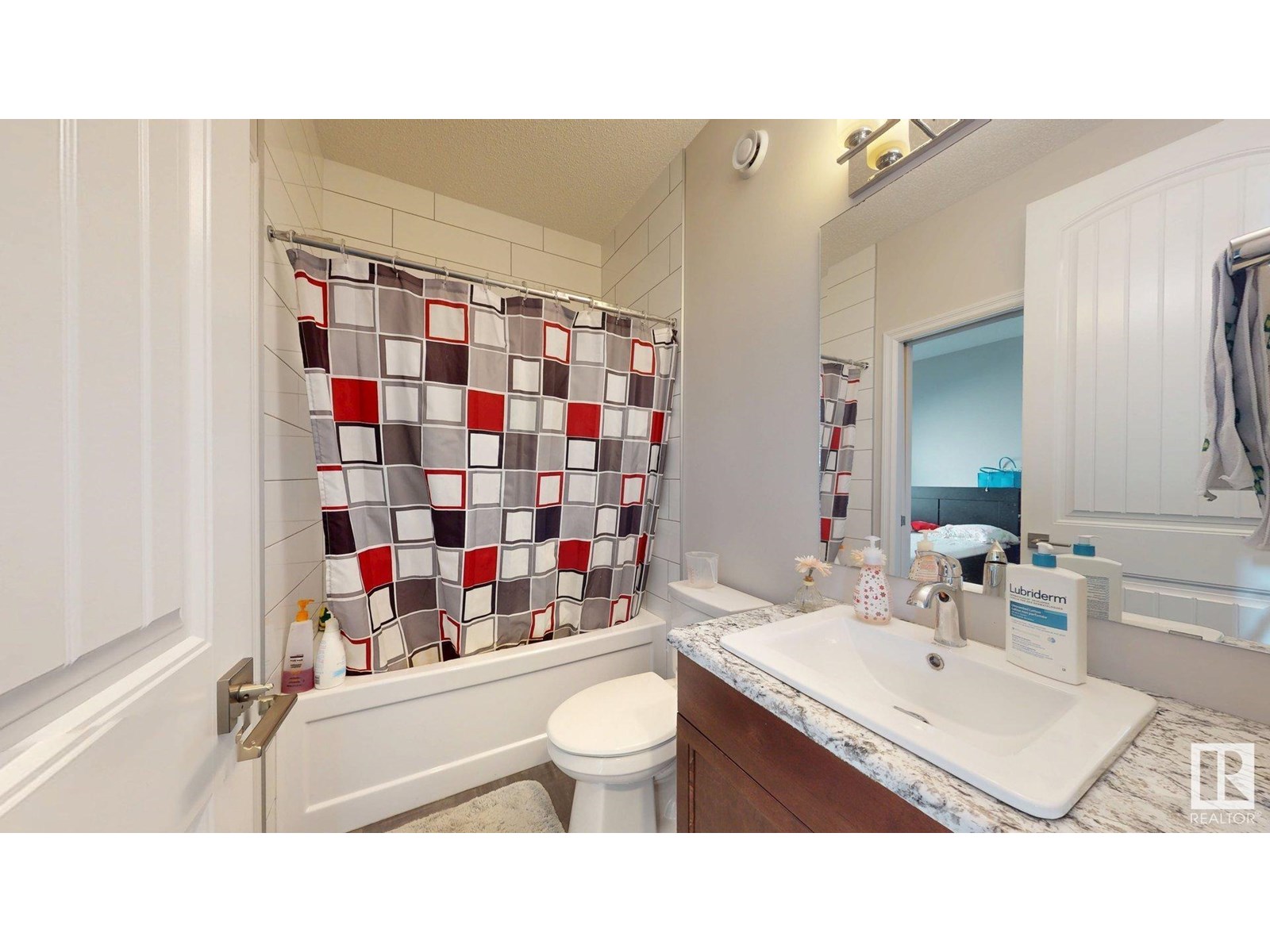 Photo 32 of 1245 26 A St Nw, Edmonton AB