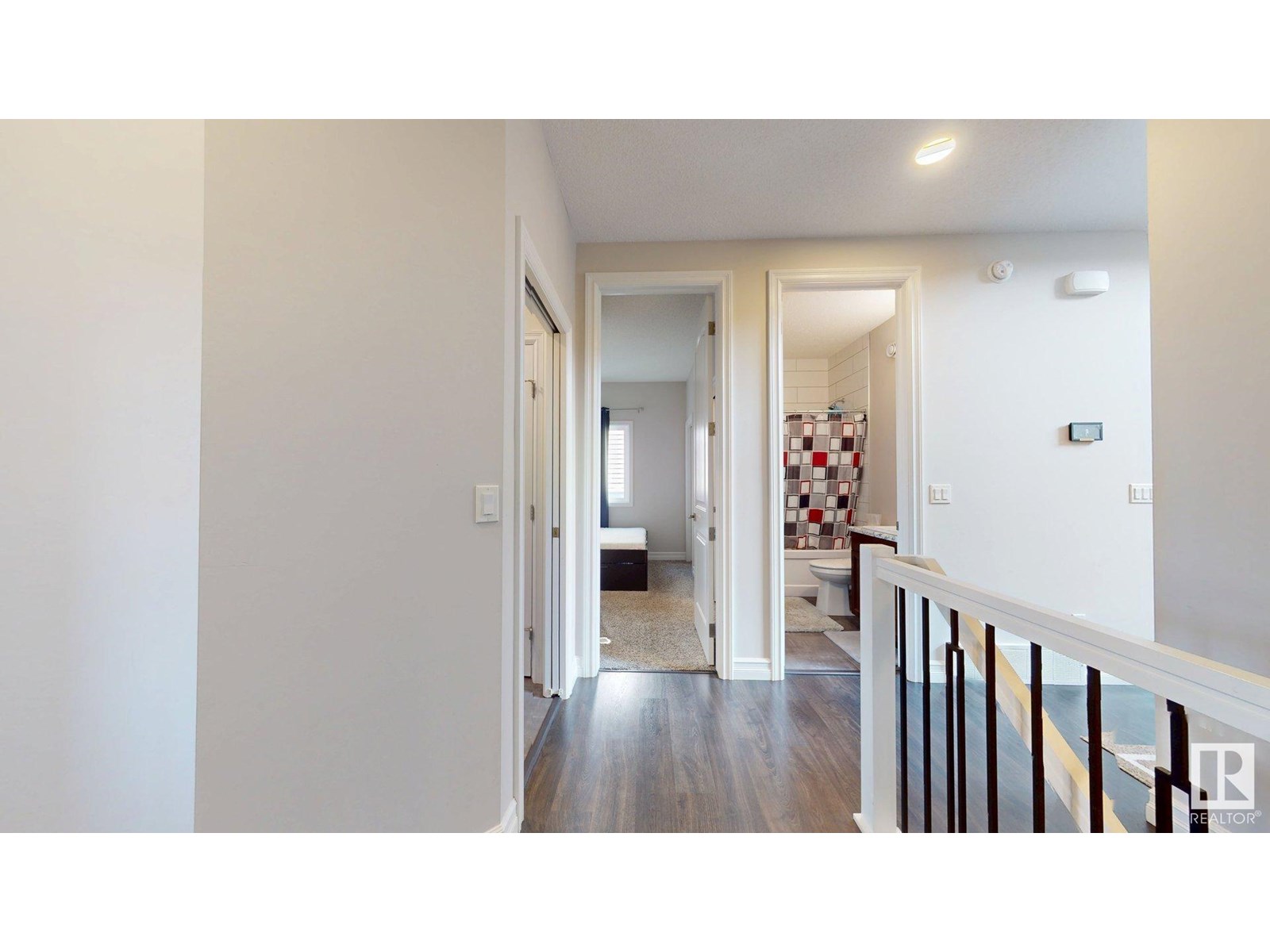 Photo 10 of 1245 26 A St Nw, Edmonton AB