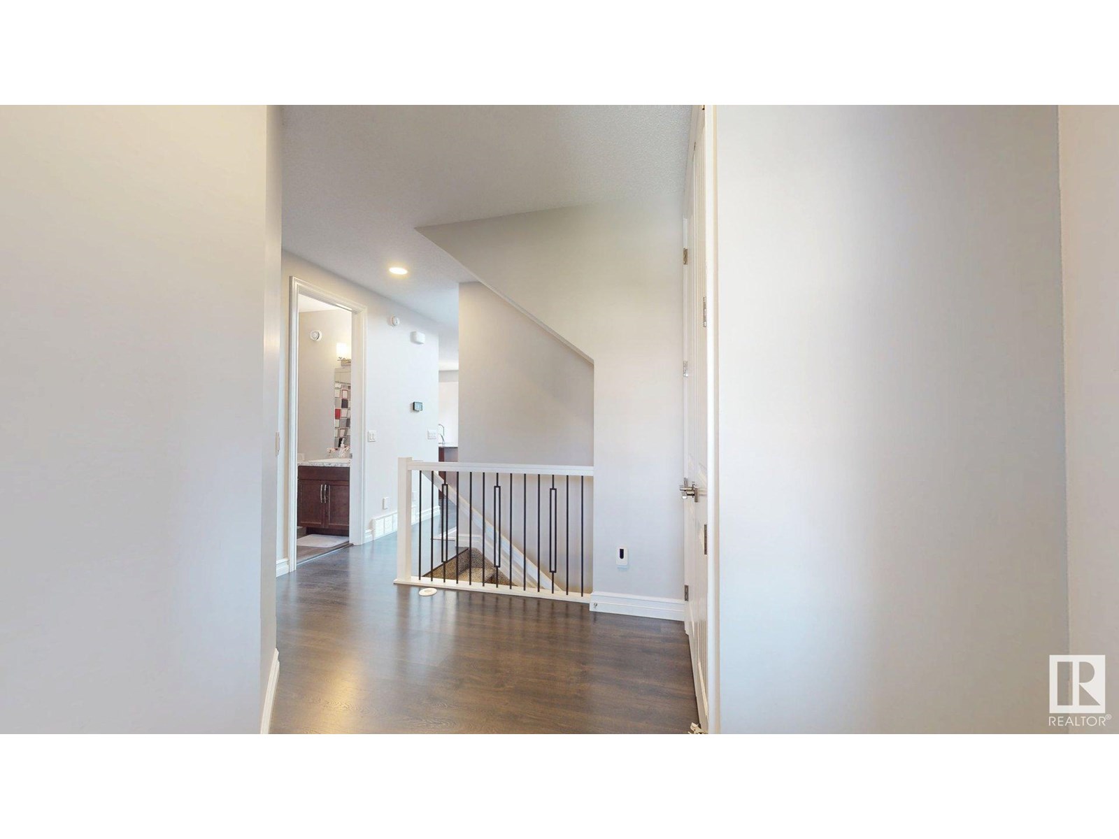 Photo 23 of 1245 26 A St Nw, Edmonton AB