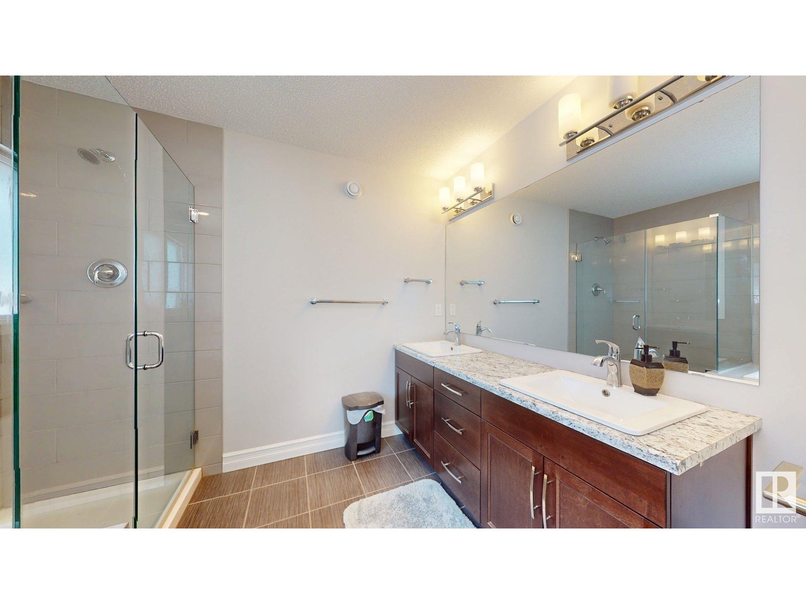 Photo 1 of 1245 26 A St Nw, Edmonton AB