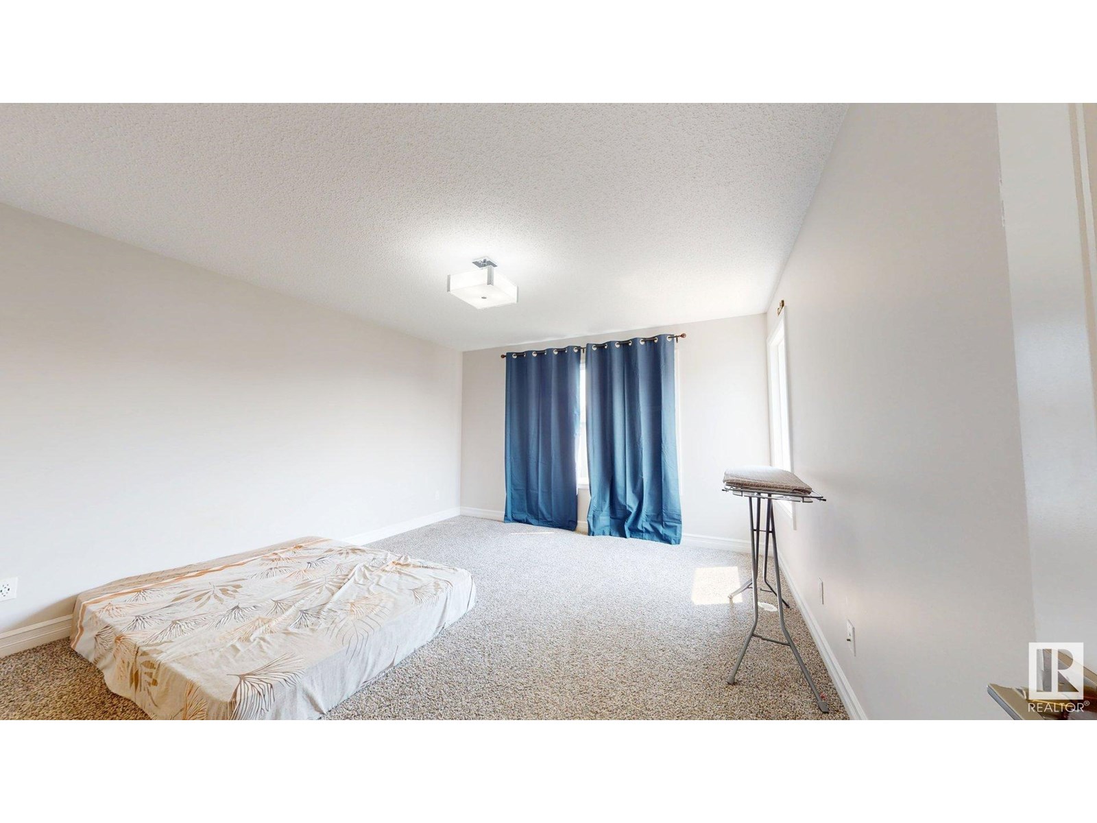 Photo 6 of 1245 26 A St Nw, Edmonton AB