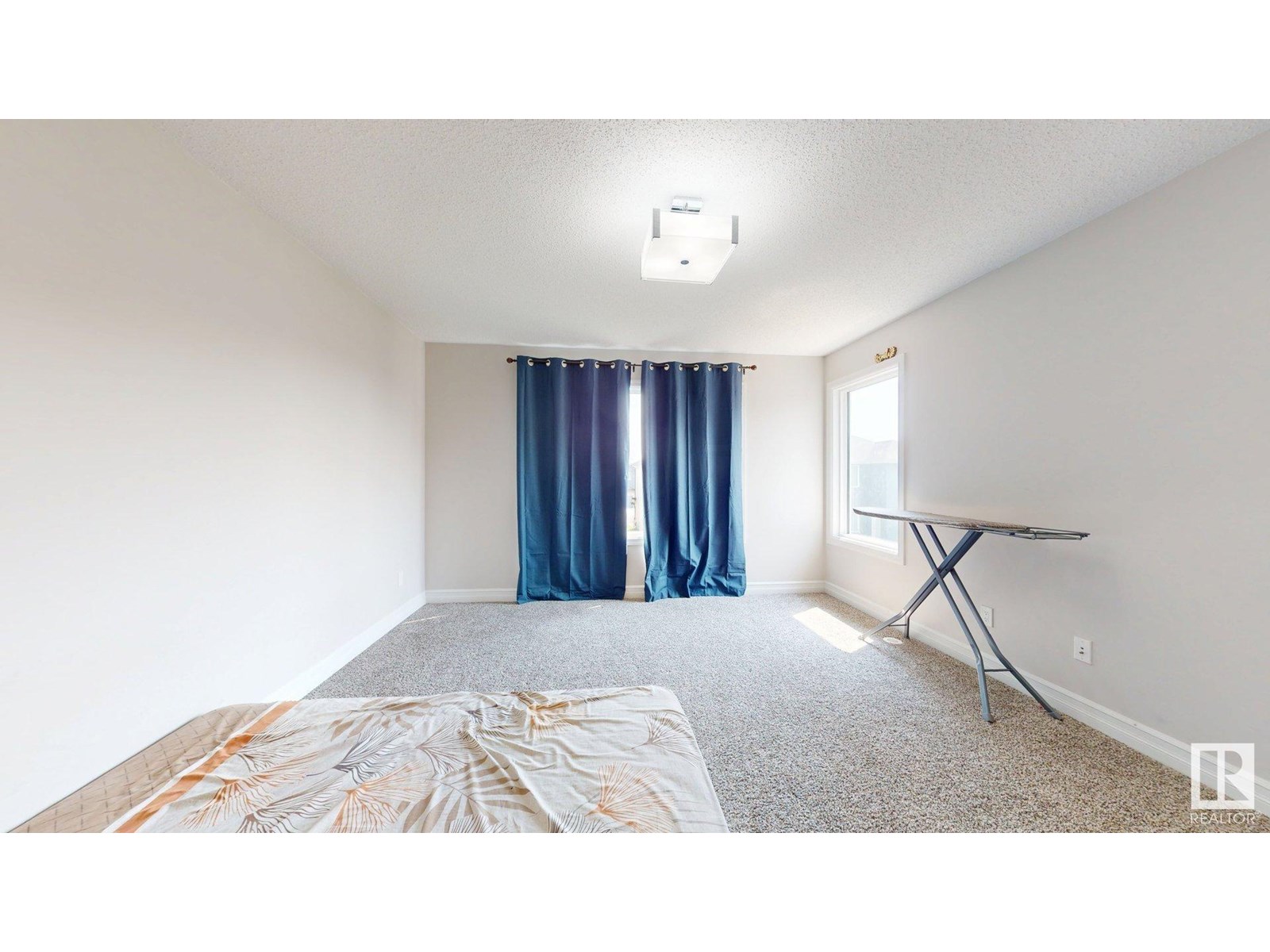 Photo 12 of 1245 26 A St Nw, Edmonton AB