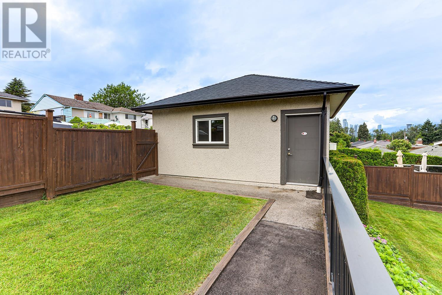 533 AMESS STREET, New Westminster
