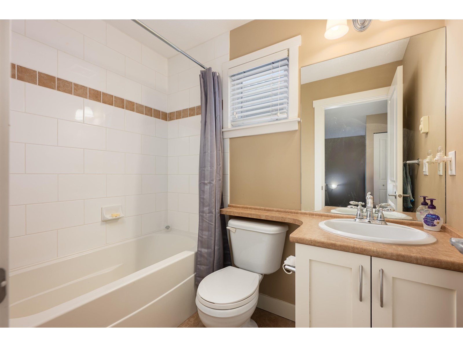 Photo 21 of 27 15255 36 Avenue, Surrey BC