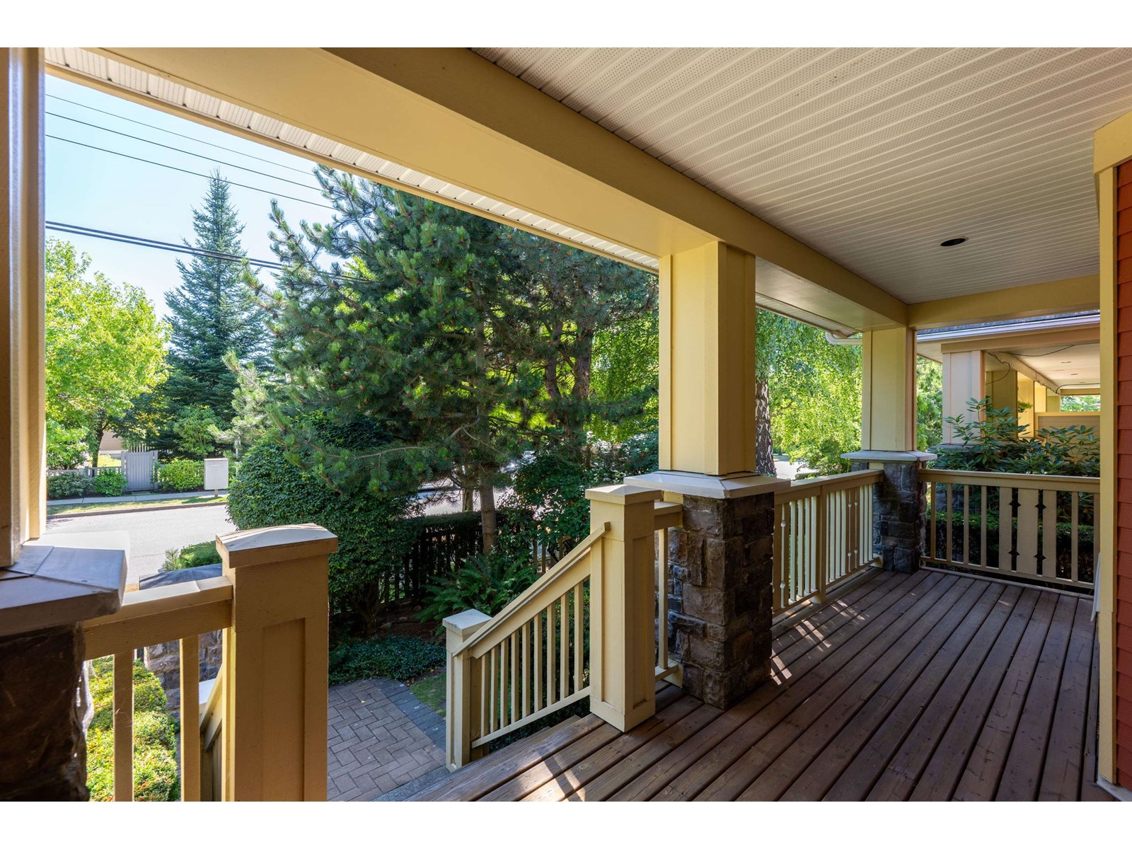 Photo 3 of 27 15255 36 Avenue, Surrey BC