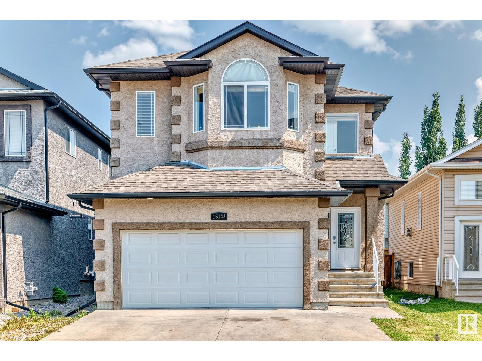 Photo 2 of 15143 32 St Nw, Edmonton AB